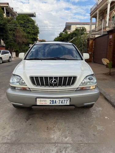 Luxus RX 300 ឆ្នាំ02 ប៉ុង2 ប្រភេទឡានស្អាត់ មិនបុកប៊ះ មិនមានកាកាត់តប្តូលស្ញោរពណ៏ឡើយ