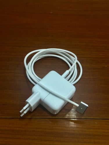 Magsafe 3 originally from Macbook Air M4
