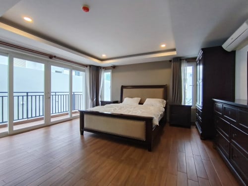 Massive Duplex three bedrooms for lease in BKK3