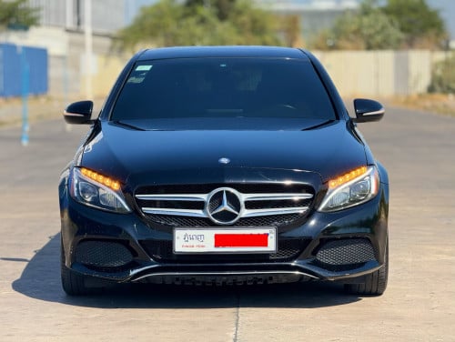 MERCEDES C300 Luxury 2015