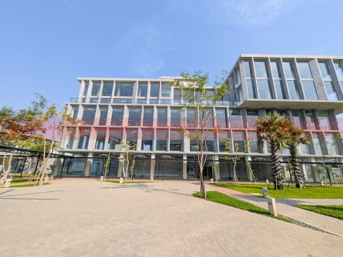 Office Spaces With Sectional Leasing Options For Rent In Russei Kaev