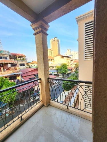 Pretty Balcony Fully Furnished Apartment for Rent