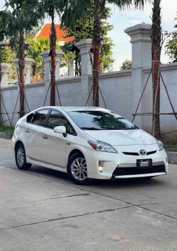 Prius 015 Plus is open 3