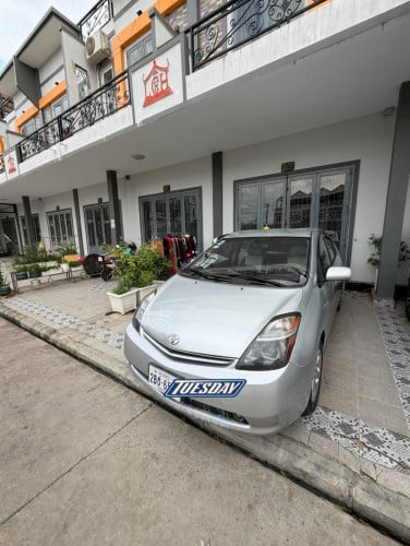 Prius 08 ពាក់កណ្តាល ម្ចាស់ដេីមទីមួយ