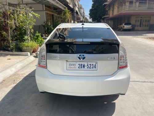 Prius year 2012 option 3 Plug-in