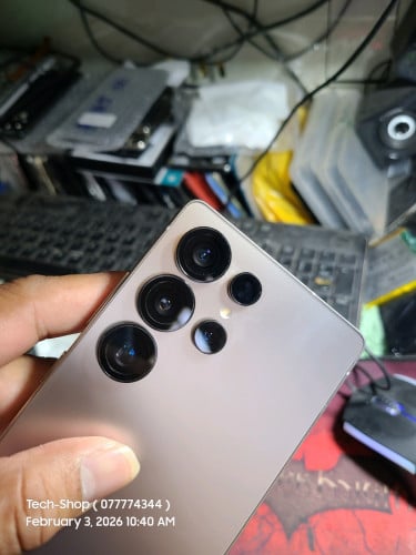 Samsung S25 Ultra សាណុំហ្សុីន មានប្រអប់