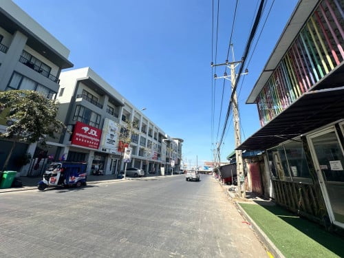 Shop House Side 1m for rent in Borey Chip Mong Park Land Pochentong( A-84)