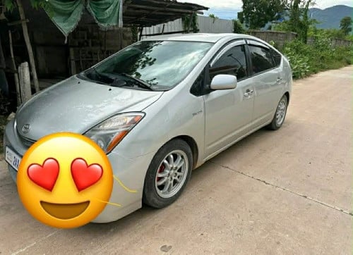 Toyota Prius ឆ្នាំ 05 ពាក់កណ្ដាលហ្វូល