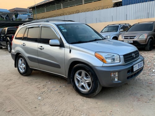 Toyota Rav4L ឆ្នាំ 01 ប៉ុង1