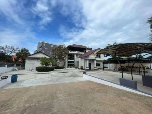 Villa for rent near independence park