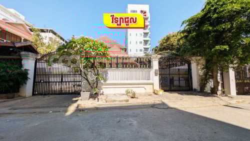 វីឡាជួលជិតវិទ្យាល័យផ្សារដើមថ្កូវ