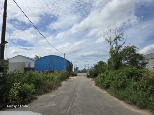 ដីលក់បន្ទាន់ នៅជិតតំបន់សេដ្ឋកិច្ចពិសេសក្រុងព្រះសីហនុ