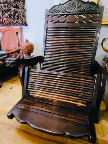 កៅអីហង្សទេ គ្រញូងខ្មែរ