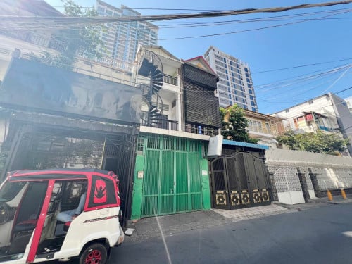 ផ្ទះល្វែងសម្រាប់ល់កឬជួល នៅបឹងកេងកង1 | Flat house for sale or rent in BKK1