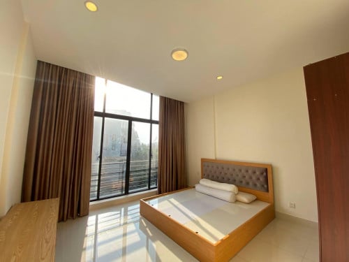 មានបន្ទប់ធំសម្រាប់ជួលតម្លៃ $150 នៅក្នុងបុរីប៉េងហួតបឹងស្នោរ ប្រភេទផ្ទះ Shop House