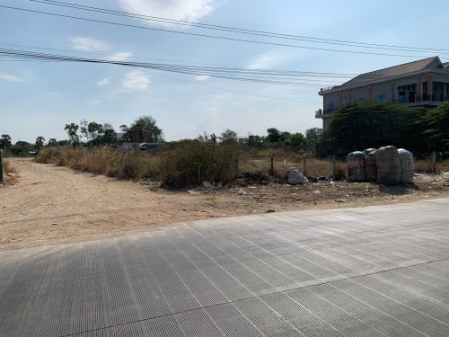 ដីកែងលើផ្លូវក្រវ៉ាតើក្រុង២ (ផ្លូវ 50m)