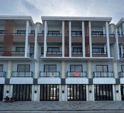 ផ្ទះអាជីវកម្ម លើផ្លូវ 598 លក់បន្ទាន់ខ្លាំង