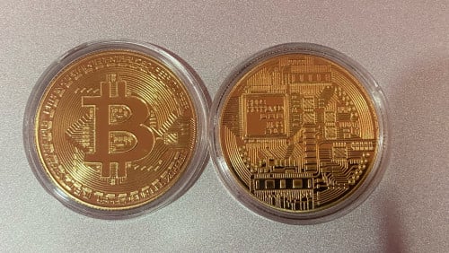 កាក់Bitcoin កាក់ពិត កាក់សន្សំ