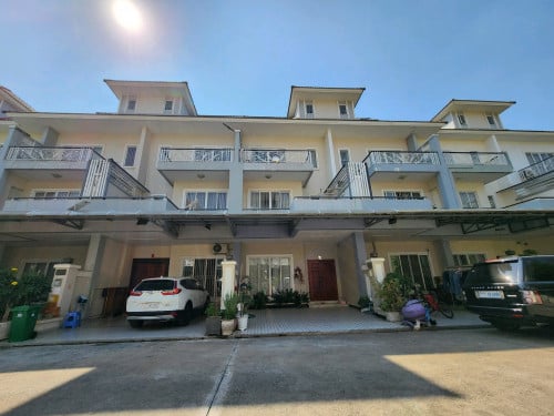 វីឡា Link B  - ដេគ័ស្អាតណាស់