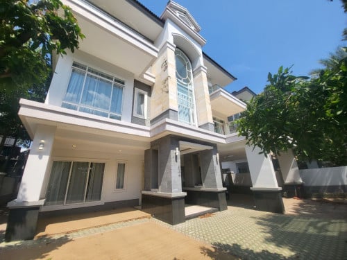 វីឡាឃ្វីនសម្រាប់ ជួល | Qeen Villa For Rent