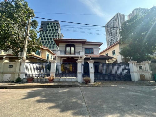 ផ្ទះវិឡាទោលសំរាប់ជួល single villa for rent នៅចំការមន