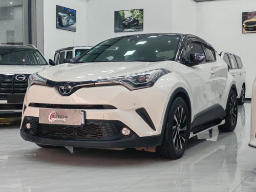 潮流城市 SUV — 2018 丰田 C-HR
