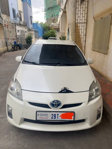 លក់ឡានម្ចាស់ដើម Toyota Prius 2010 Option4 (No Solar) ពណ៍សកាំម៉ៃ