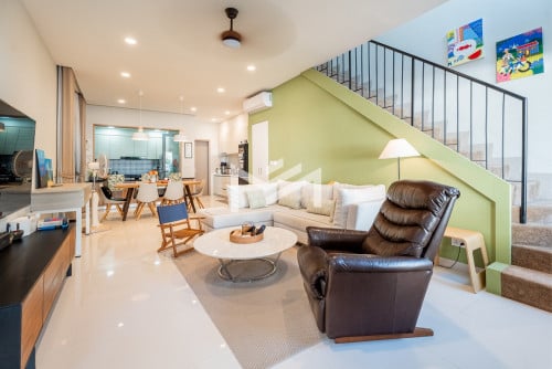 🏡 វីឡាកូនកាត់ល្អសម្រាប់លក់ Villa Kon Kat Side Unit in Borey Chankiri