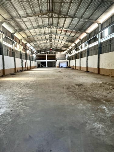 🏭 ឃ្លាំងជួល ទំហំធំទូលាយ ជាប់ផ្លូវធំ!