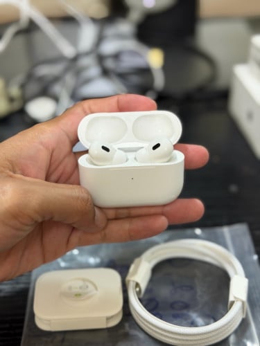 AirPod Pro 2 Type C 99 % ដូចរូប