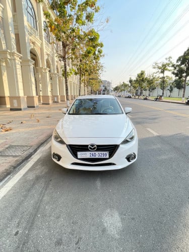 Car for sale Mazda3 ប្រភេទឡានខ្លាញ់គោ ទិញពីម្ចាស់ដើមឡានស្អាត full មានស្លាយកុងទរ័ ៕