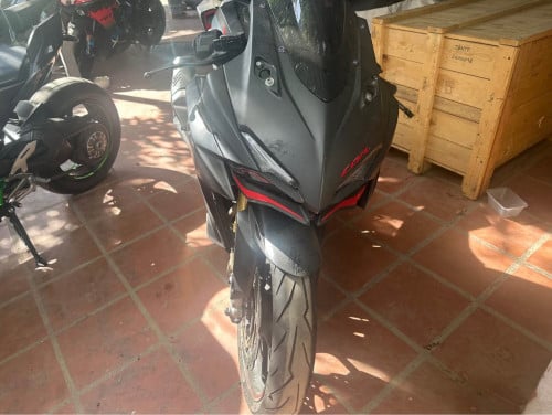 CBR250RR 2019 w/ Quickshifter