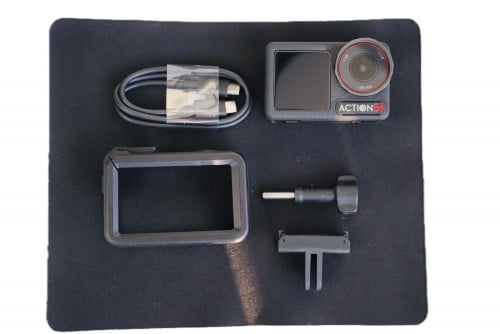 DJI action 5 pro មាន accessories ដូចរូប