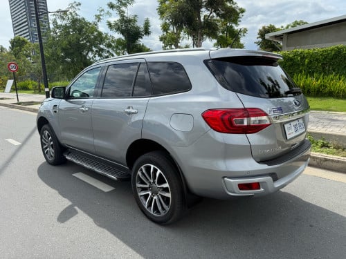 Ford Everest Titanium Full option ,Year:2019 សោរ2គ្រាប់