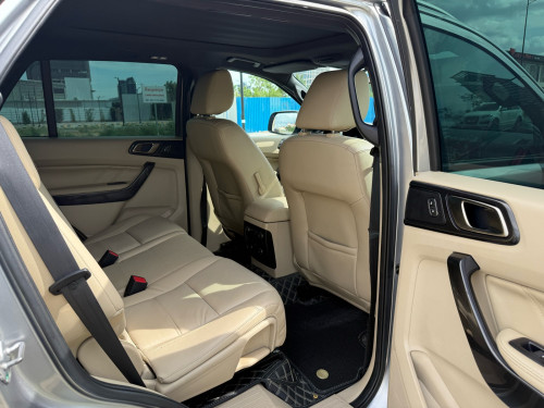 Ford Everest Titanium Full option ,Year:2019 សោរ2គ្រាប់