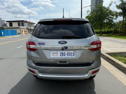 Ford Everest Titanium Full option ,Year:2019 សោរ2គ្រាប់