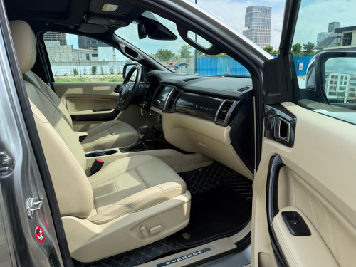Ford Everest Titanium Full option ,Year:2019 សោរ2គ្រាប់