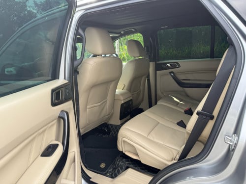 Ford Everest Titanium Full option ,Year:2019 សោរ2គ្រាប់