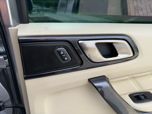 Ford Everest Titanium Full option ,Year:2019 សោរ2គ្រាប់