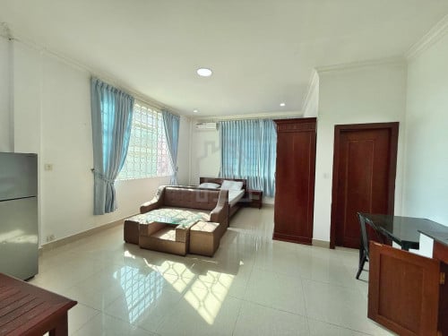 Fully Furnished-Studio Apartment for RENT near Ratana Plaza