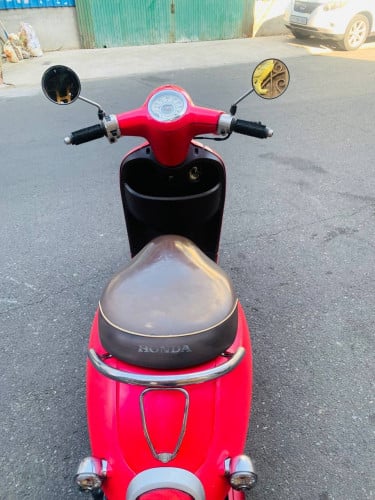 Honda Giorno ,50cc ,year2017 , 590$(have card have id)