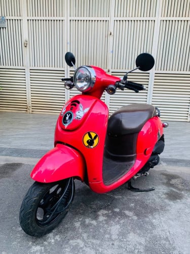 Honda Giorno ,50cc ,year2017 , 590$(have card have id)