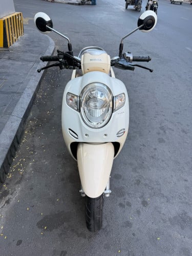 Honda scooyi