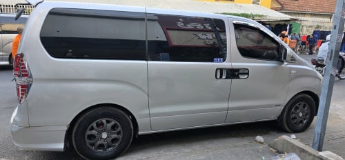 Hyundai STAREX 2008 /12 seats