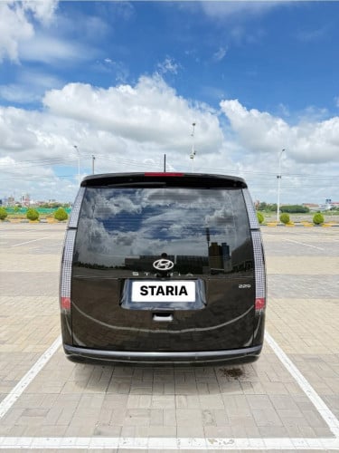 Hyundai Staria  2022 11 seat full option