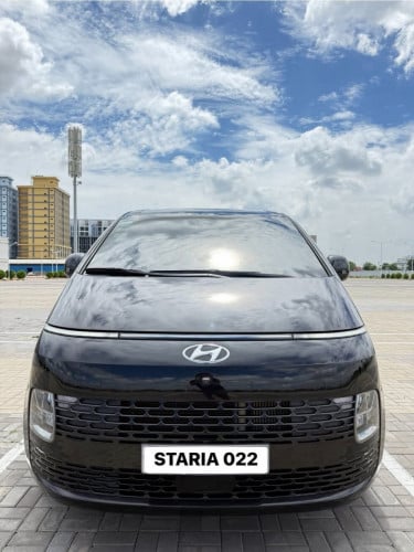 Hyundai Staria  2022 11 seat full option