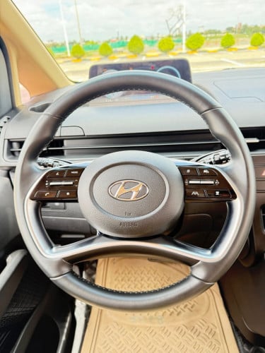 Hyundai Staria  2022 11 seat full option