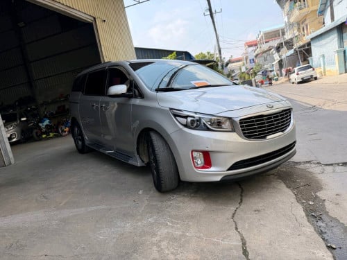 Kia Carnival 2018full option ទ្វាអូតូបី360