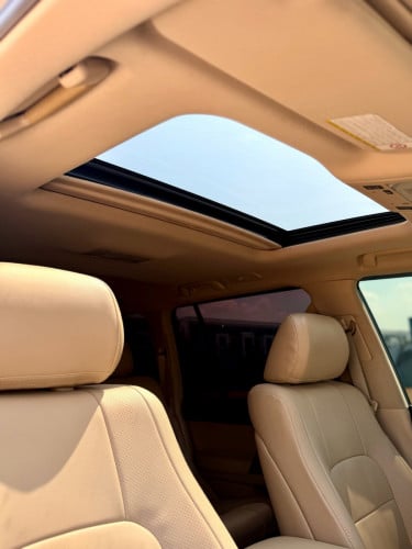 Land Cruiser 2012 V8 VIP Full ម៉ាស៊ូត Diesel គ្រឿងហ្សុីន