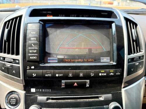 Land Cruiser 2012 V8 VIP Full ម៉ាស៊ូត Diesel គ្រឿងហ្សុីន